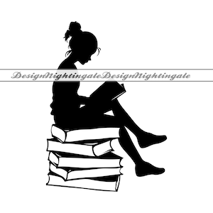 Femme lisant un livre sur une pile de livres #2 SVG, fille avec des livres SVG, Svg de livre, des cliparts, des fichiers pour Cricut, des fichiers de coupe pour la silhouette, Dxf, Png