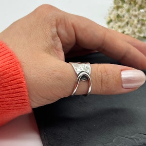 Gehamerde dikke ring, duimring, verstelbare ring voor vrouwen, sierlijke ring, open ring, ringen voor vrouw, cadeau voor haar, Valentijnsdagcadeau afbeelding 1