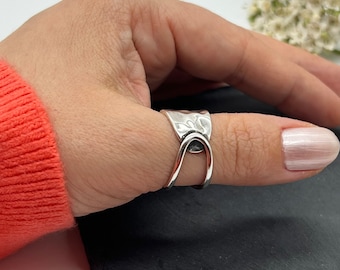 Anillo grueso martillado, anillo del pulgar, anillo ajustable para las mujeres, anillo delicado, anillo abierto, anillos para la mujer, regalo para ella, regalo del día de San Valentín