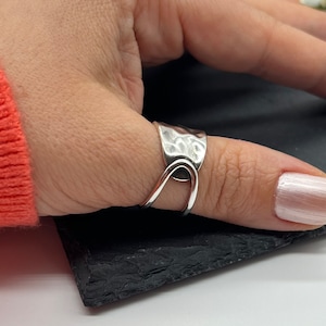 Gehamerde dikke ring, duimring, verstelbare ring voor vrouwen, sierlijke ring, open ring, ringen voor vrouw, cadeau voor haar, Valentijnsdagcadeau afbeelding 9