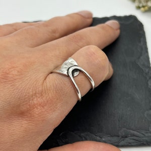 Anillo grueso martillado, anillo del pulgar, anillo ajustable para las mujeres, anillo delicado, anillo abierto, anillos para la mujer, regalo para ella, regalo del día de San Valentín imagen 7