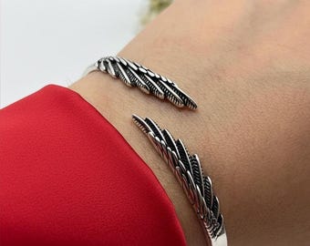 Adjustable Feather Bracelet for Women, Open Cuff Wing Bangle, Boho Silver Bracelet, Elegant Feather Jewelry, Gift For Her, Christmas Gift