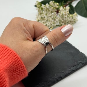 Gehamerde dikke ring, duimring, verstelbare ring voor vrouwen, sierlijke ring, open ring, ringen voor vrouw, cadeau voor haar, Valentijnsdagcadeau afbeelding 2