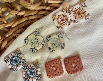 Parure Collier Et Boucles D'oreilles En Nacre Et Résine, Tons Bleu Turquoise