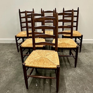 Set von 6 französischen primitiv Shaker Style Eiche Bauernhaus Country Ladderback Esszimmerstühle mit Rush Sitz, 1960er Jahre.