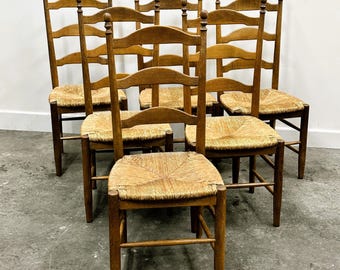 sSet of 6 French Elegant Oak Farmhouse Country Dining Chairs wit Rush Seating, 1970s.