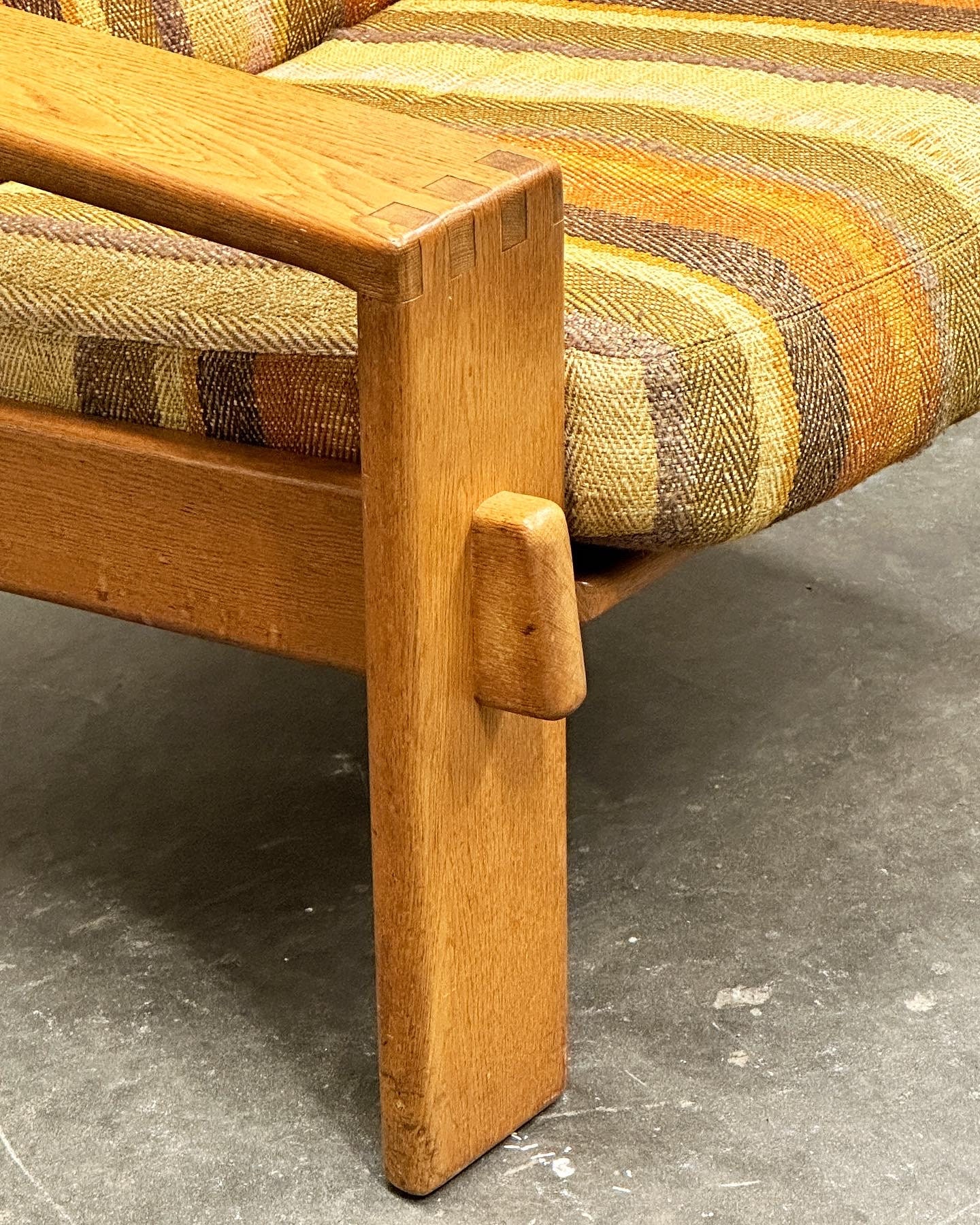 Vintage Large Elm Wood Lounge Chair With Original Fabric Vintage Large Elm Wood Lounge Chair With Original Fabric