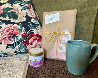 Mystery Book Box - Blind Date with a Book Box