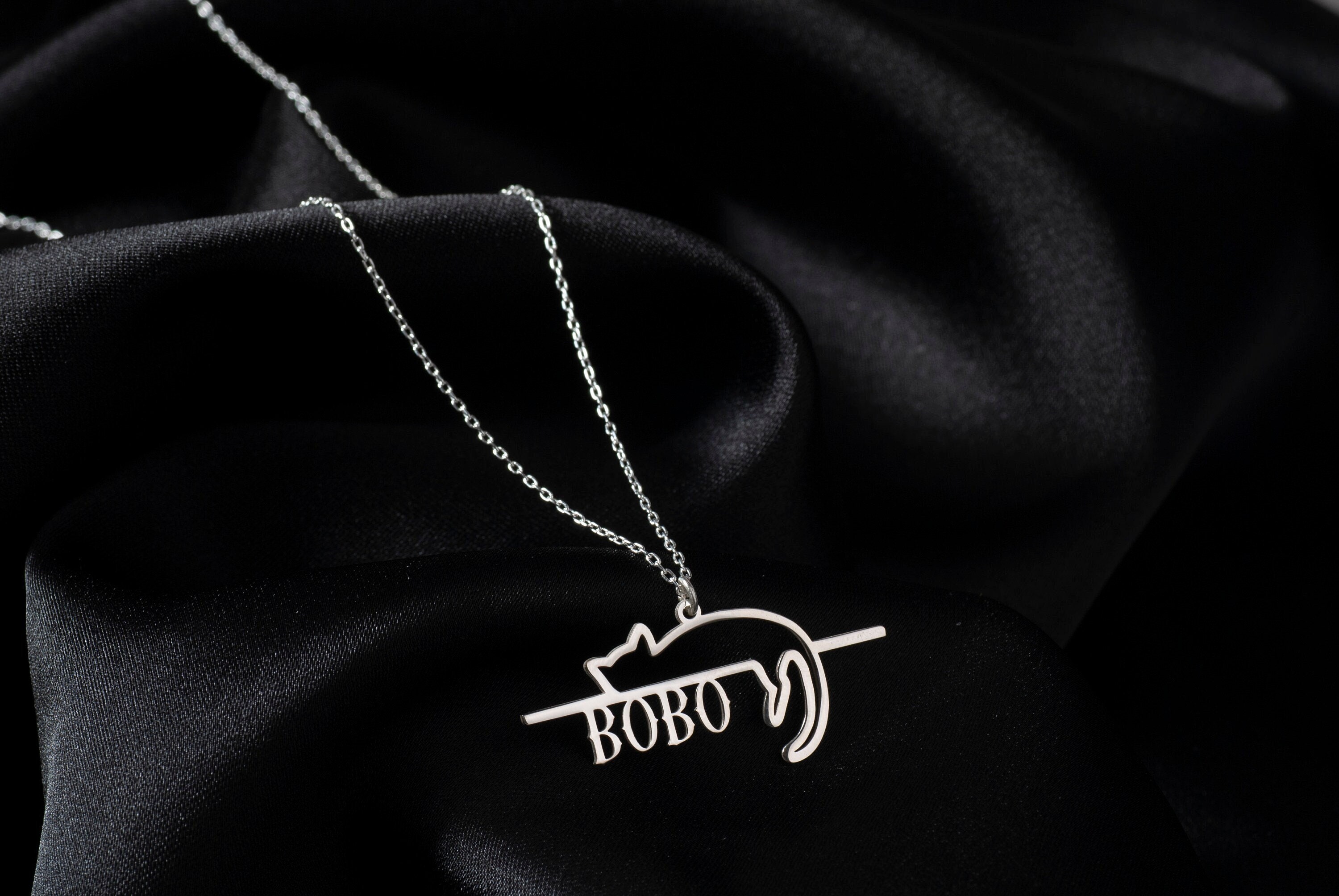 Personalized Snoozing Cat Necklace - Custom Cat Lover Jewelry & Gifts for Cat Lovers, Unique Name Pendant