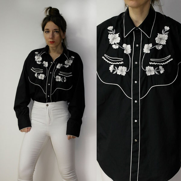 Vintage cowboy shirt 70s / Western Embroidered black shirt / Rodeo Floral Flowers embroidery shirt