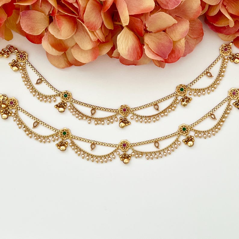 Tornozeleira dourada com Kundan, pérolas e detalhes em ouro, estilo templo, Jhanjran Panjeb, estilo boho, joias indianas, joias étnicas, tornozeleira para noivas, estilo desi. imagem 6