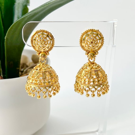 Small gold jhumka earrings discount