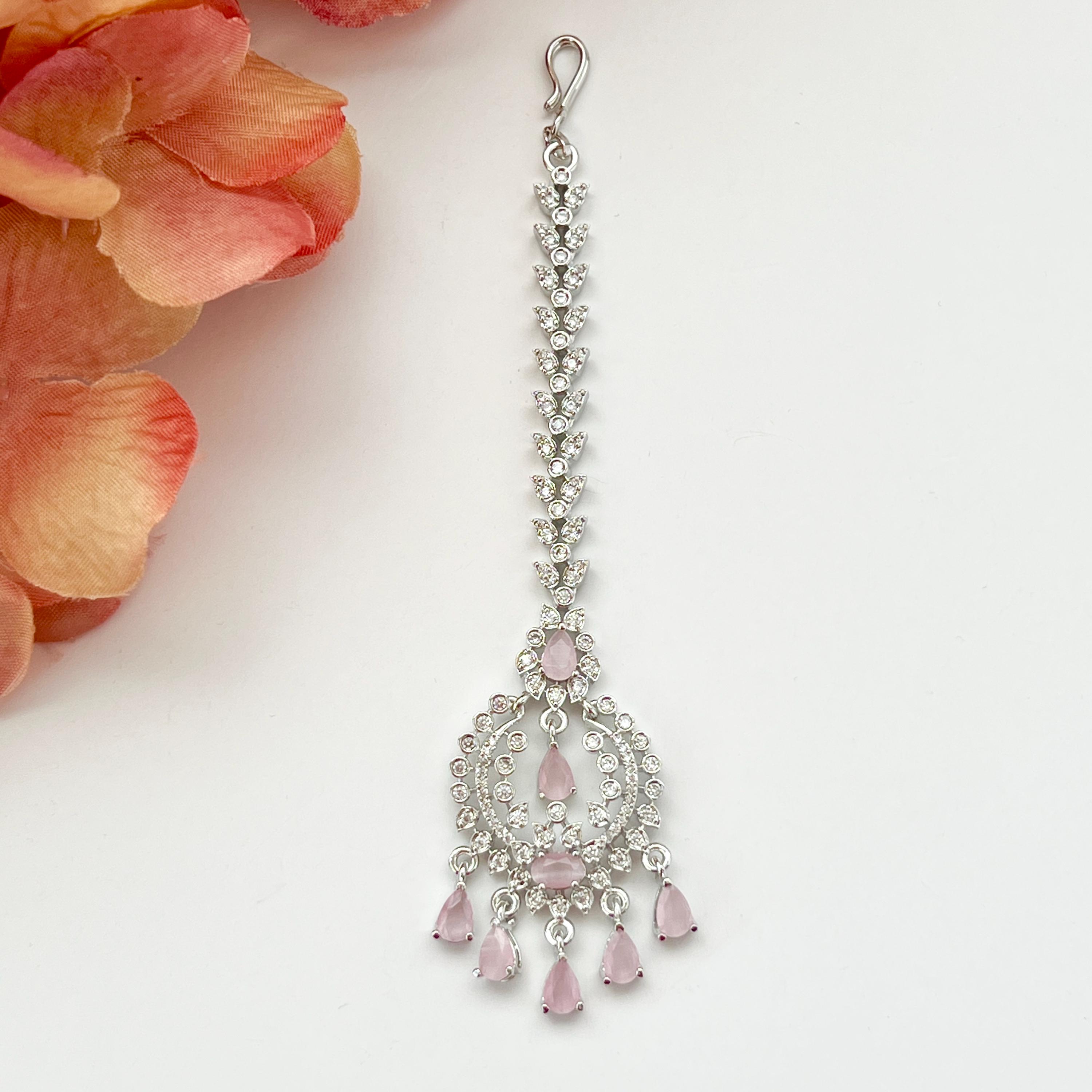Rhinestone Chandelier Drop Indian Bridal Tikka Sparkling Stone-Studded Chandelier Earrings and Maang Tikka Set main image 2