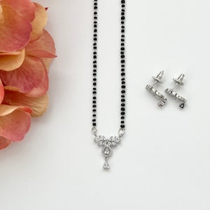 Mangalsutra Set Indian Jewelry Bollywood Jewelry Karimani Sara Black Beaded Necklace Set Bridal Wedding Diamond Mangalsutra Set Pendant Set