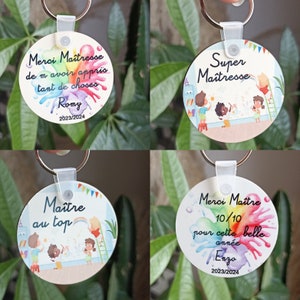 Porte-clés personnalisé merci maître _ Cadeau remerciement maîtresse _ Cadeau fin d'année scolaire - Cadeau maître d'école _ Cadeau Atsem
