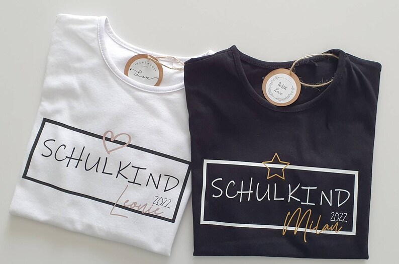 personalisiertes T-Shirt mit Namen und Jahreszahl zur Einschulung / Schulkind / 1. Schultag / i-Dötzchen / Mädchen / Junge / Herz/ Stern Bild 2