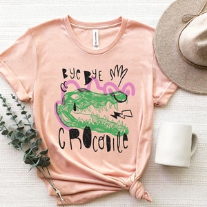 Funny Crocodile Shirt, Alligator Tee, Alligator T Shirt, Womens Comfy Short Sleeve T-shirt, Animal Lover Gift, Wild Life Shirt,Gift For Mom