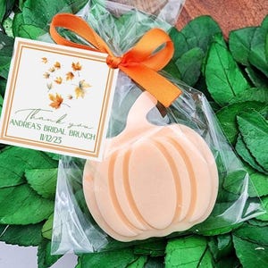 Pumpkin bridal shower favors - pumpkin party favors - pumpkin bridal shower- pumpkin wedding favor - pumpkin soap favor - fall favors