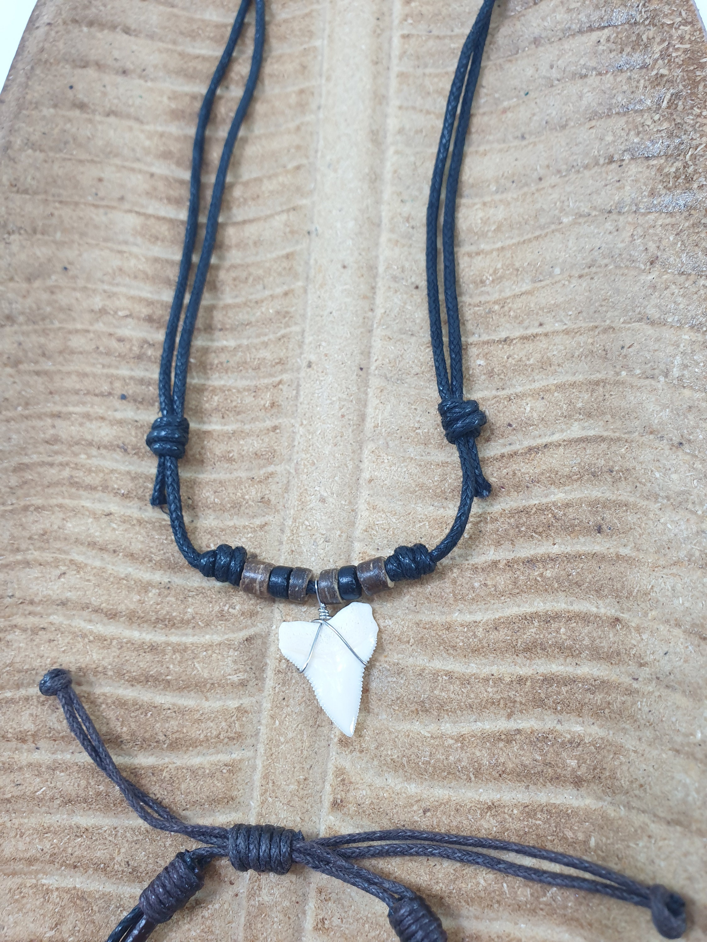 Surfer necklace and bracelet with Shark Tooth and natural pearls / For men and women / minimalist hippie jewelry / Beach necklace