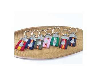 Canvas keychain with Spanish flag, navy blue, hunter green, and pink / Andalusian flag with a pendant of the Virgin of El Rocío / handmade keychain