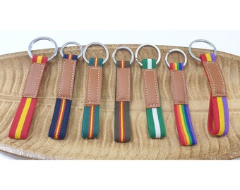 Keychain in Fabric and Leather: Spanish Flag (Navy Blue, Hunter Green) / Andalusian Flag / Rainbow Flag (LGBT Pride) / Flag of the Republic