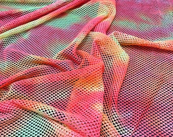 Niet-rekbare tie-dye print visnetstof met kleine gaatjes op maat gesneden, 60" breed
