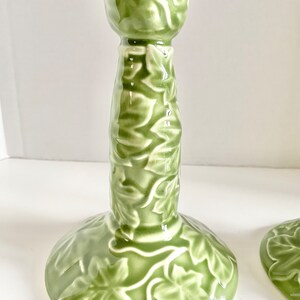 Antique ivy leaf bronze hand candlestick - Le palais des bricoles