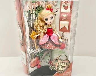Bambola Ever After High Royal Apple White, figlia di Biancaneve, nuova nella scatola originale.