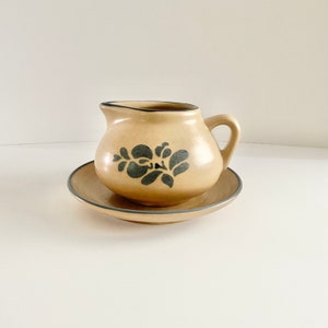 Vintage Pfaltzgraff Folk Art Gravy Boat And Underplate
