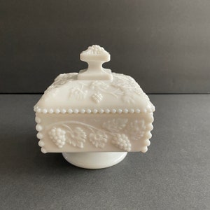 Vintage Westmoreland Paneled Grape Milk Glass Beaded Honey Dish And Lid