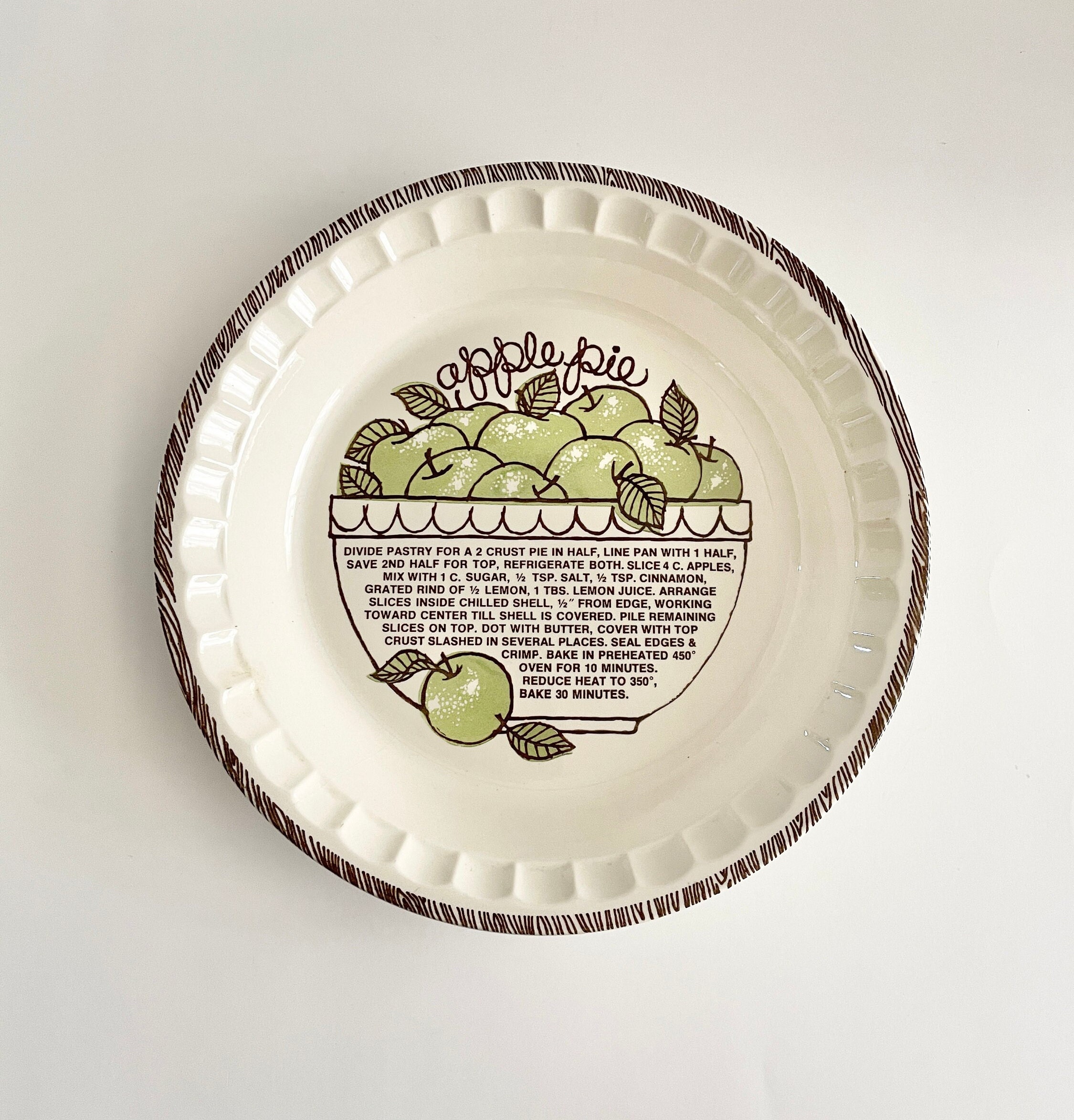 Vintage Royal China Country Harvest Series Deep Dish Apple Pie