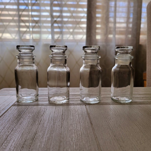 Vintage Apothecary Spice Jar /Small Vintage Glass Jar/ Mid Century Spice Jars/ Clear Glass Jar/ Match Container/ Vintage Oil Jars/ Glass Jar