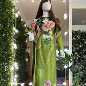 Beautiful Hand-Made Traditional Floral Vietnamese Ao Dai