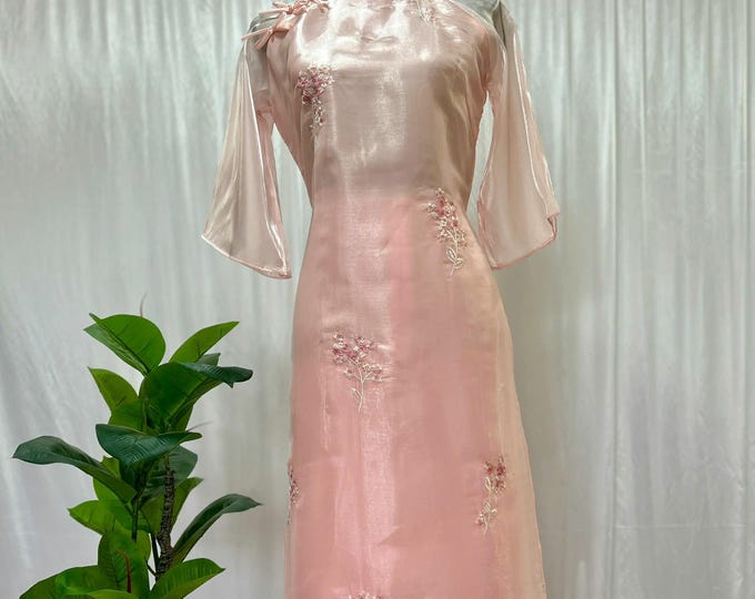 Pink Embroidered Modernized Loose-fitting Ao Dai, Ao Dai Viet Nam Cach Tan Dang Suong Cao Cap, Áo Dài Suông việt nam cao cấp