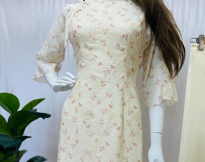 Modernized Nude Embroidered Ao Dai, Ao Dai Viet Nam Cach Tan Cao Cap, Áo Dài việt nam cao cấp