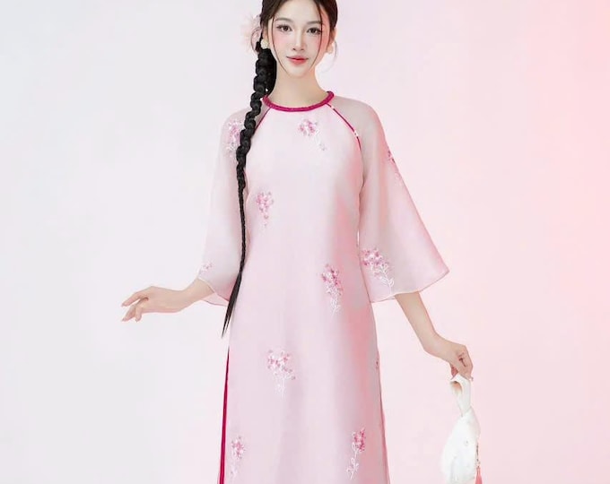 Modernized Embroidered Pink Ao Dai, Ao Dai Viet Nam Cach Tan Cao Cap, Áo Dài việt nam cao cấp