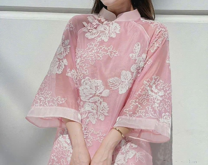 Modernized Embroidered Pink Ao Dai, Ao Dai Viet Nam Cach Tan Cao Cap, Áo Dài việt nam cao cấp