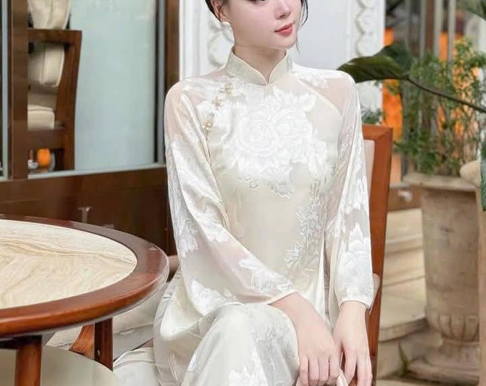 Modernized Off-White Loose-fitting Ao Dai, Ao Dai Viet Nam mau Suong cao Cap, Áo Dài Dáng Suông việt nam cao cấp