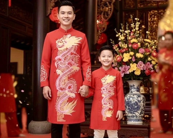 Red Oil Painting Dad and Son matching Vietnamese Ao Dai, Ao dai cho Bo va Con Trai Ve Son Dau