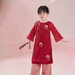 Red Emroidered Vietnamese Ao Dai For Girls , Children&#39;s Ao Dai, Ao dai for Kids , Kid&#39;s Ao Dai, Girls&#39; Ao Dai