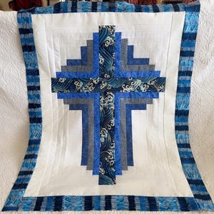 Long Cabin Cross Patchwork wall hanging quilt top