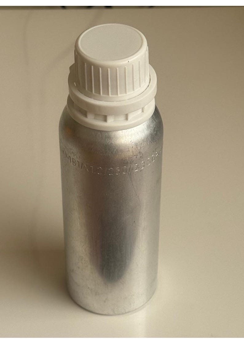 SANDALWOOD Perfum Oil - Woody, Soft & Concentrated Sandalwood Fragrance/High Grade 250 Millilitres