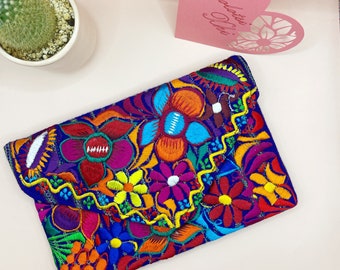 embroidered bolsa