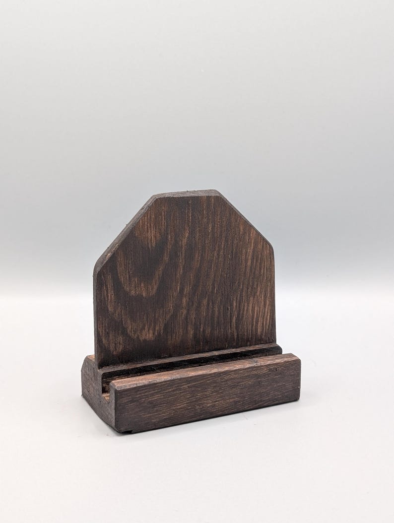 Beezer's Trading Card Display Stand Pine - Chocolate