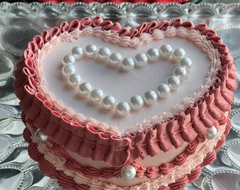 Boîte à bijoux imitation gâteau rose pâle et mauve avec perles