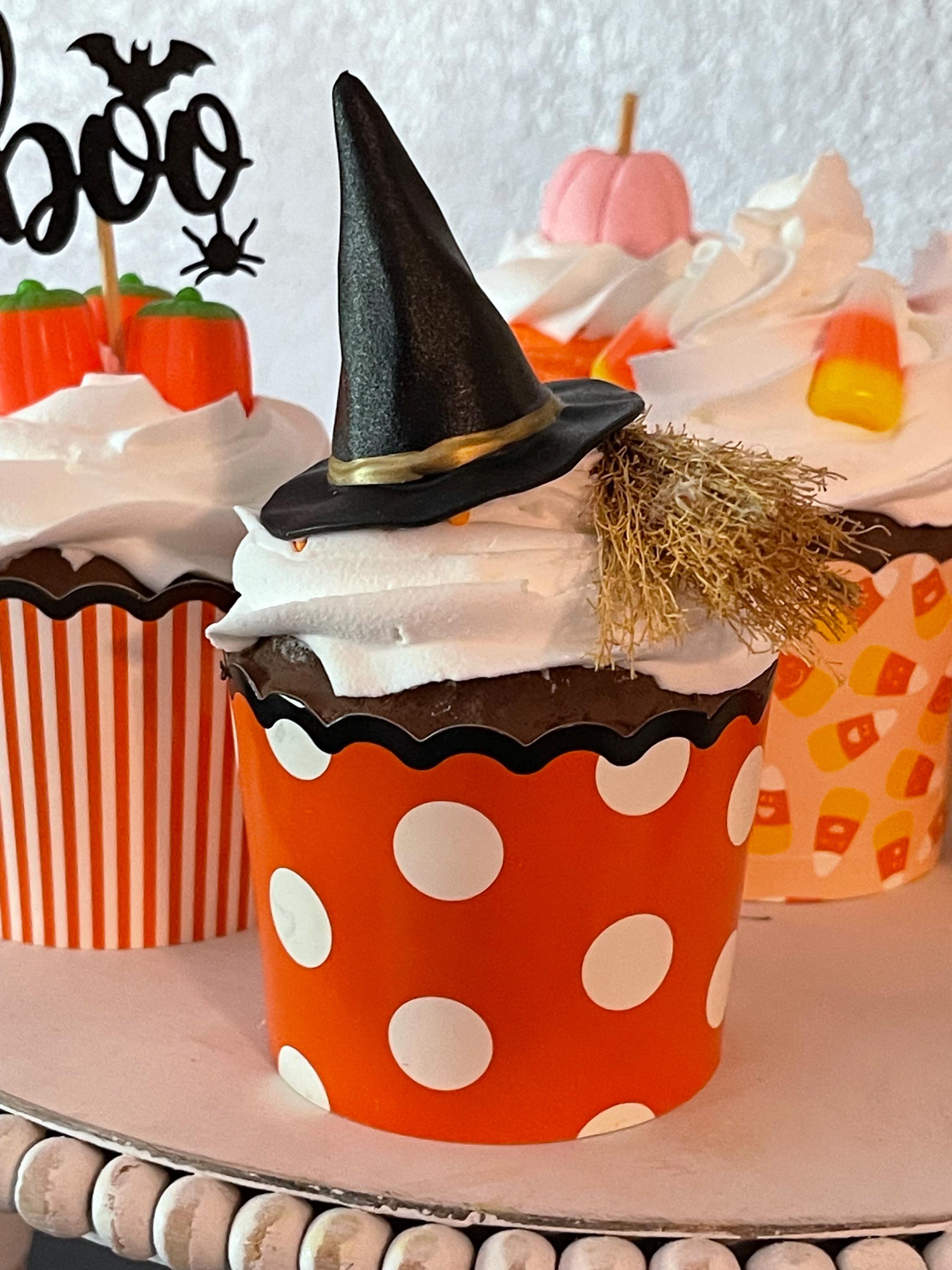 ハロウィン フェイクカップケーキセット – 魔女の帽子とブーのカップ 