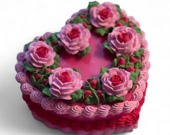 Faux Bed of Roses Jewelry Box Cake with Shell Border