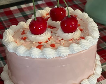 Boîte à bijoux imitation gâteau, pépites de coeur et cerises