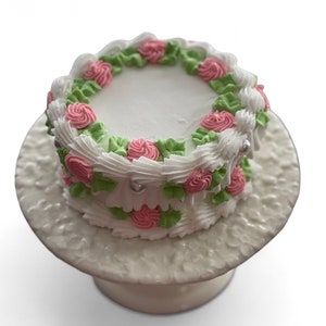 Shabby Chic Rosebud Mini Cake