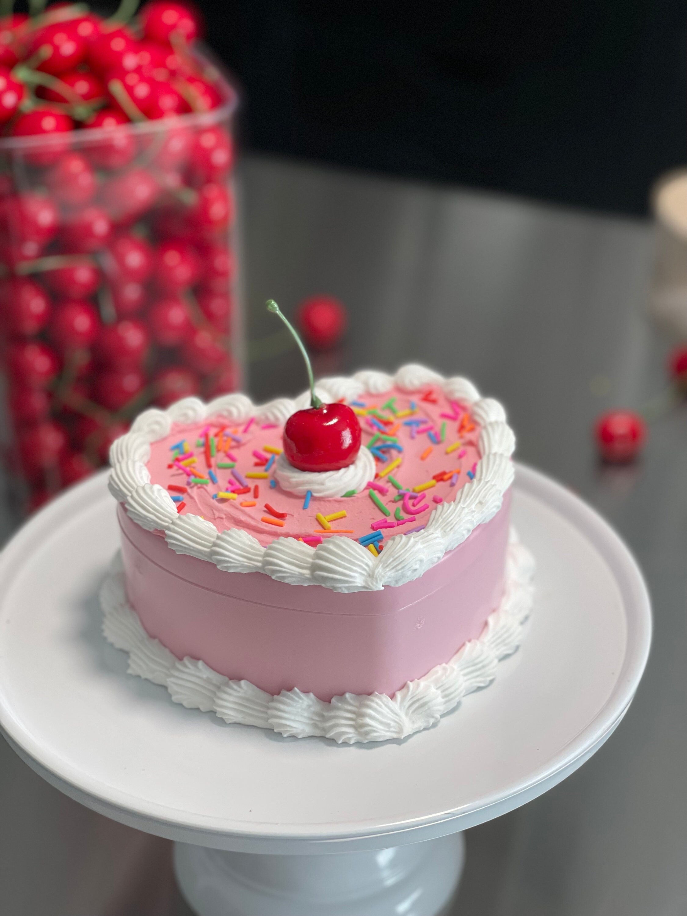 Art's Bakery Glendale | Pearl Necklace and Rose Cake 157